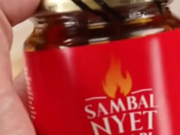 Sambal merah dalam kuali