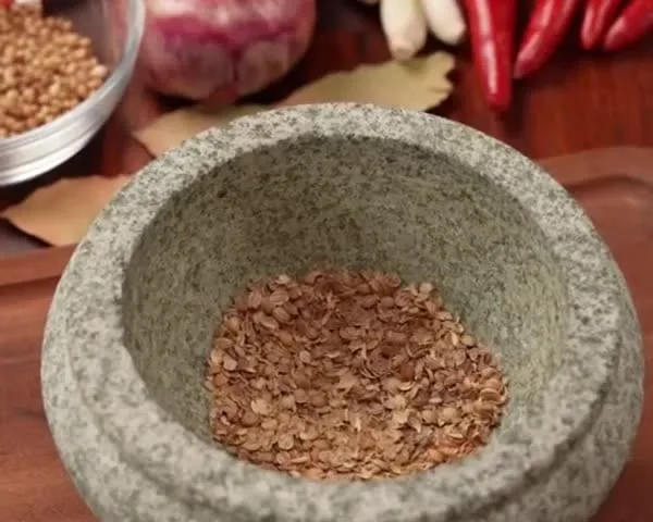 Lesung batu granit dengan alu